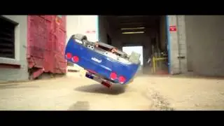 Гонка игрушечных машинок, снятая в стиле Голливуда