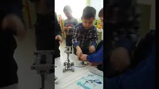 Мобильный робот. Дети изучили принцип работы пневматического привода
