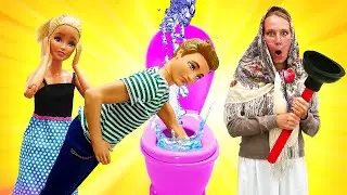 Видео про игры в куклы. Баба Маня и Барби сделали из Кена сантехника?! Кен сделал предложение Барби!