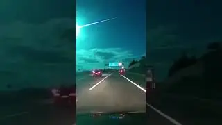 Meteor flashes across night sky over Portugal. #portekiz #portugal #meteor Portekize meteor düştü.