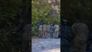 девушка победила в чемпионате "дуэль". расправояется с проигравшими ))