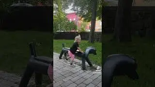 интересная лавочка в парке