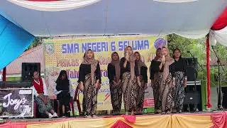 penampilan siswi cantik SMA
