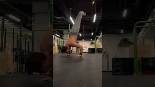 Handstand Push Ups with a Twist