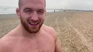 Американцы — Кайл Снайдер и Джейсон Нолф на пляже в Каспийске