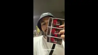 Dando INGRESSOS na porta do Maracanã