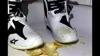 Alpinestars Tech 10 MX Boots making lemon juice, foodstomping