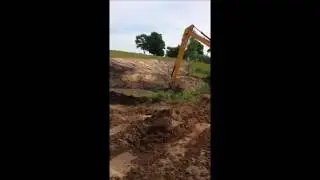 JCB 220 LC