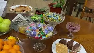 Сварила семье супа) Были в гостях подруги) покрасила волосы) навела порядок перед сном в доме🌹