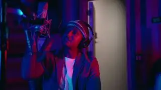 SHE GOT THAT YEA (STUDIO PERFORMANCE)
