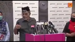 【列车相撞事故】只是两辆列车互相接吻！记者会上达祖丁还放声大笑！
