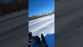 Прохват по полю на самодельном снегоходе