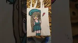 Нарисована в сумке стиле аниме, и так как выглядит милая!