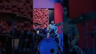 Khada hun aaj bhi wahi Ki dil fir bekaraar hai 😌😭 #shorts #music #drums #ChooLo #thelocaltrain