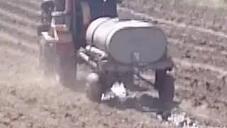 Поливка картофеля тракторком