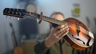 Should Mandolin Players Use a Capo?
