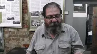 «Гитара» (из цикла «Экспонаты музея»)