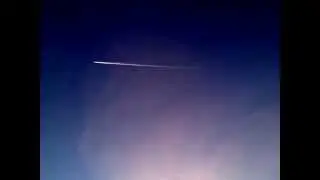 Что это? комета, самолет или метеорит?