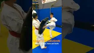 Setting up the kick after the punch by utilizing the momentum created by the hip rotation.