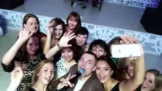 Ведущий Антон Косов