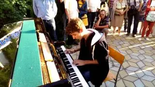 Бо "Уличное пианино")