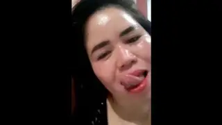 Lidah super panjang tante