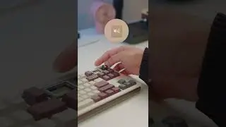 New keyboard from Epomaker. Shadow S. An 80% tri mode, with customizable screen, VIA compatible.
