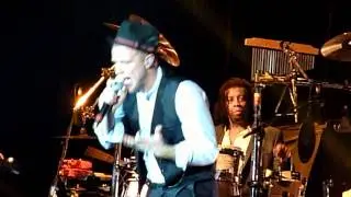 Olly Murs - Please Don't Let Me Go (end of concert) - Cardiff