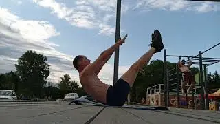 Чтобы убрать живот делаем складку.