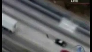 chico en bici escapa de la policia