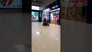 Катание на машинках на пульте управления