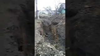 Яму в посёлке Власовка до сих пор не засыпали