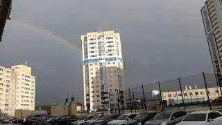 Гуляем под дождиком и ждём папу из института:)