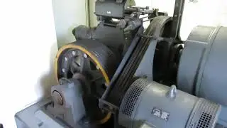 Schlieren 1973 freigt elevator traction machine with seperate motor for leveling
