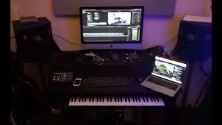 အဆင့် သုံးဆင့်နဲ့ $ 100 Studio Desk ပါ Speaker Stand လည်းပါပါတယ်
