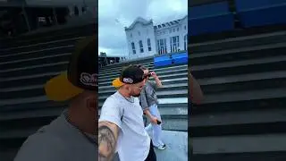 И так всегда! У нее есть контент, у меня нет(