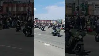 Байкеры. Парад в честь открытия сезона