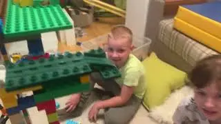 Машинки в парке аттракционов 3! Видео с Верой и Димой!