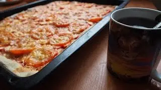 Простая, но очень вкусная пицца. Тесто из пшеничной муки с добавлением отрубей.