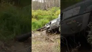 #Nissan #Patrol Раскорячился на мосту