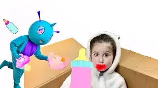 Ксения и её друг делают себе кушать