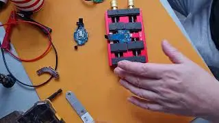 Удобнейший столик для фиксации плат от Mechanic