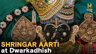 Why do thousands of devotees gather for Dwarkadhish's Shringar Aarti?