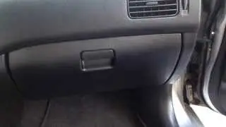 Плавное открытие бардачка Лансер 9