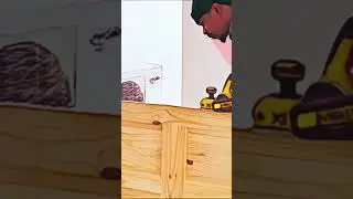 install door ￼