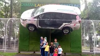 Naik Kereta di Taman Lalulintas Bandung,  seruuuu banget...
