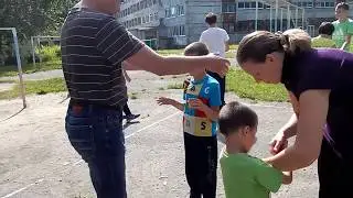 Защитить себя поможет самбо. Ролик.