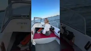 Девушка на катере  #юмор  #прикол