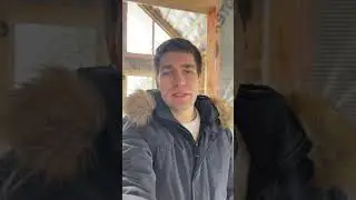 Вид из спальни каркасного дома в окружении леса 🎄