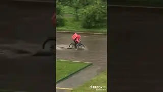 доставка самокат в дождь